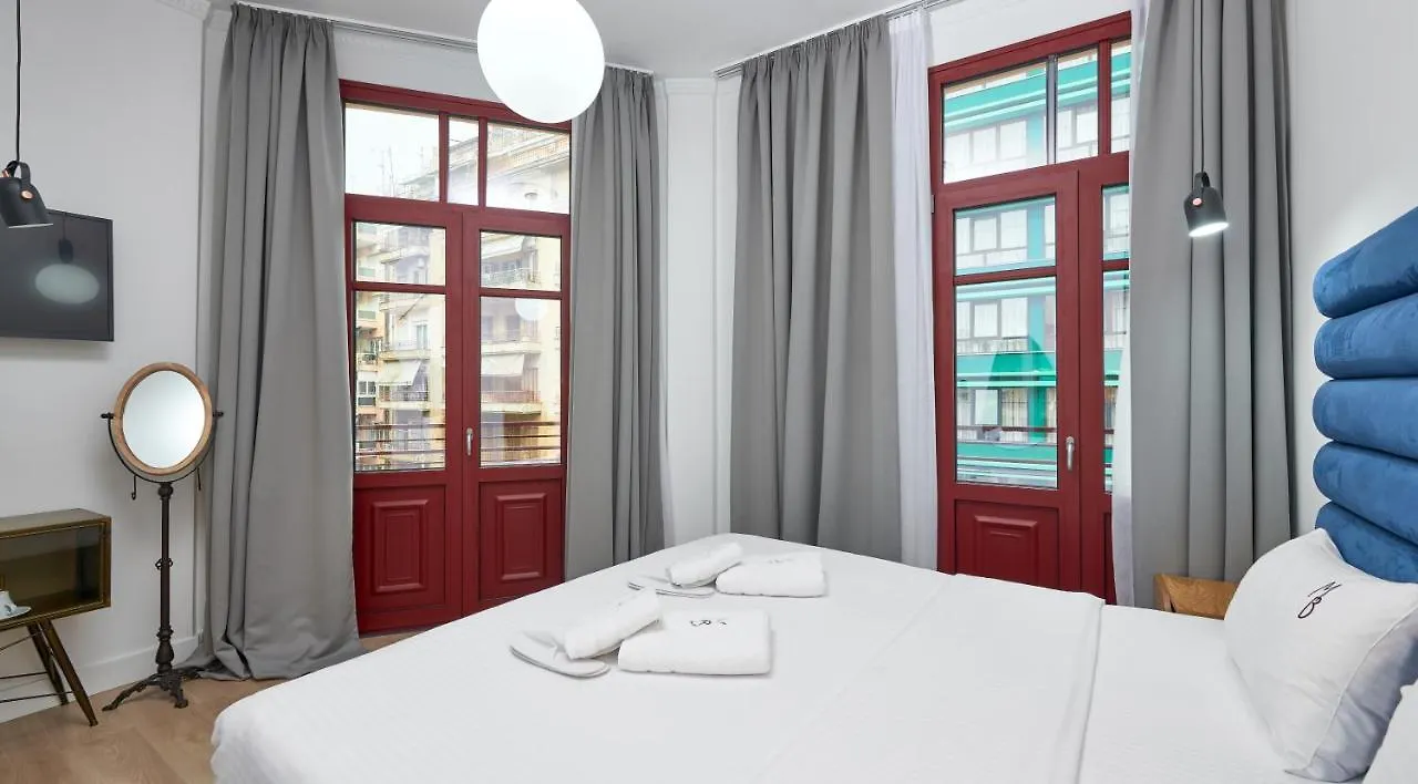 The Maroon Bottle Luxury Suites Salonicco 4*,  Grecia