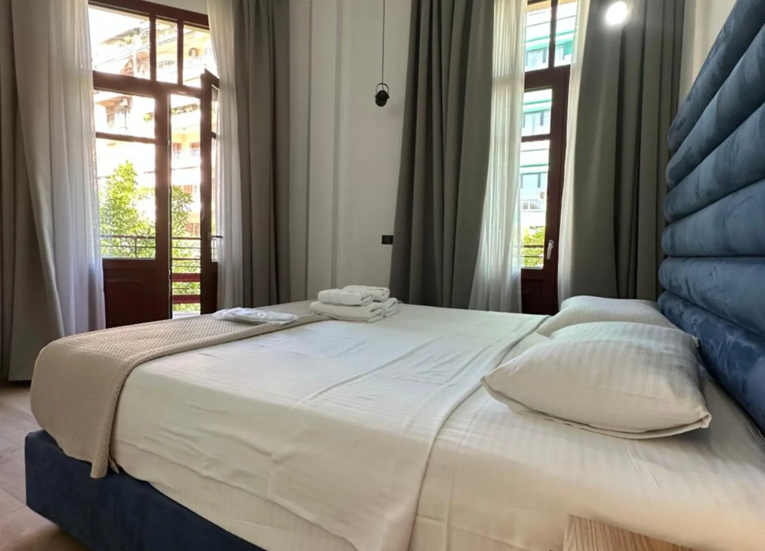 The Maroon Bottle Luxury Suites Salonicco Aparthotel