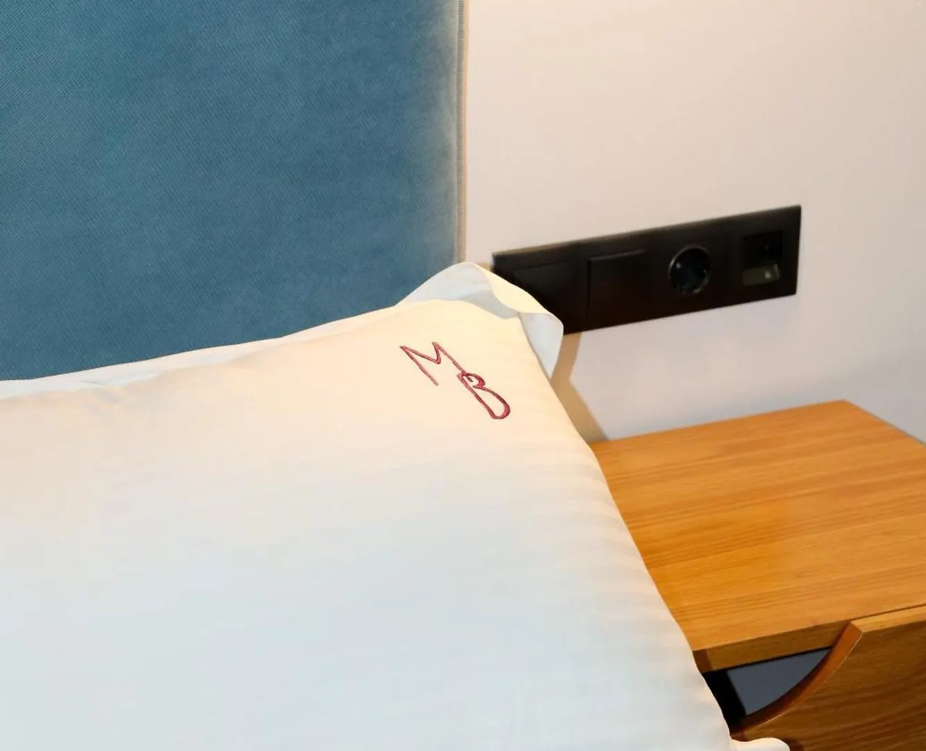 The Maroon Bottle Luxury Suites Salonicco