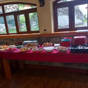 Quku I Valbones Hostal