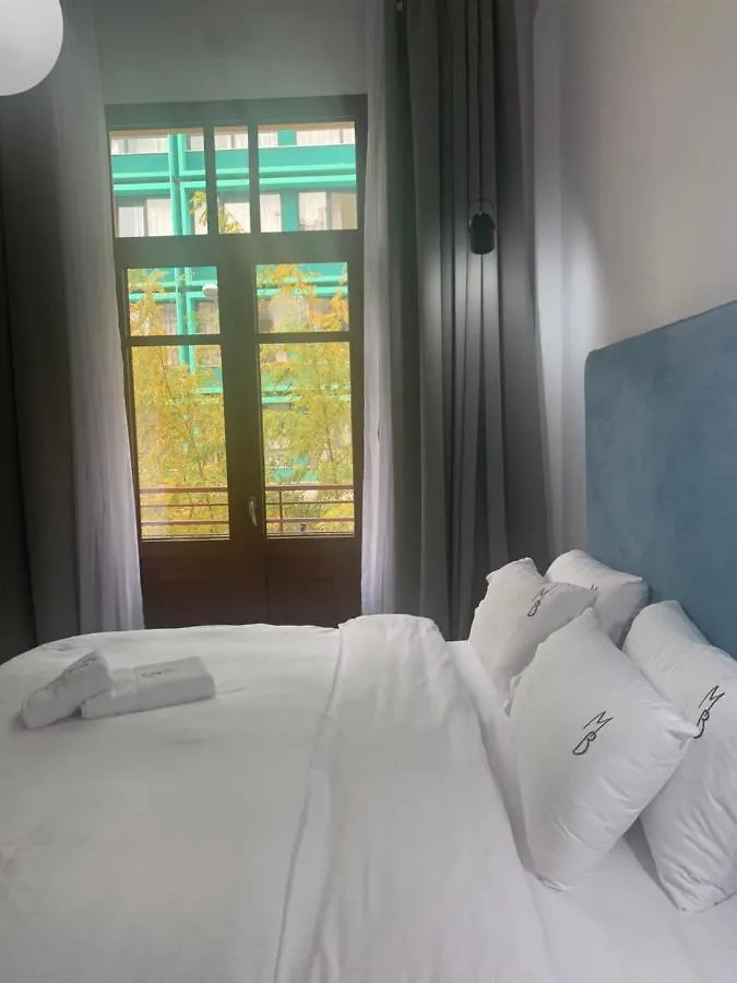 The Maroon Bottle Luxury Suites Θεσσαλονίκη Ξενοδοχείο με διαμερίσματα