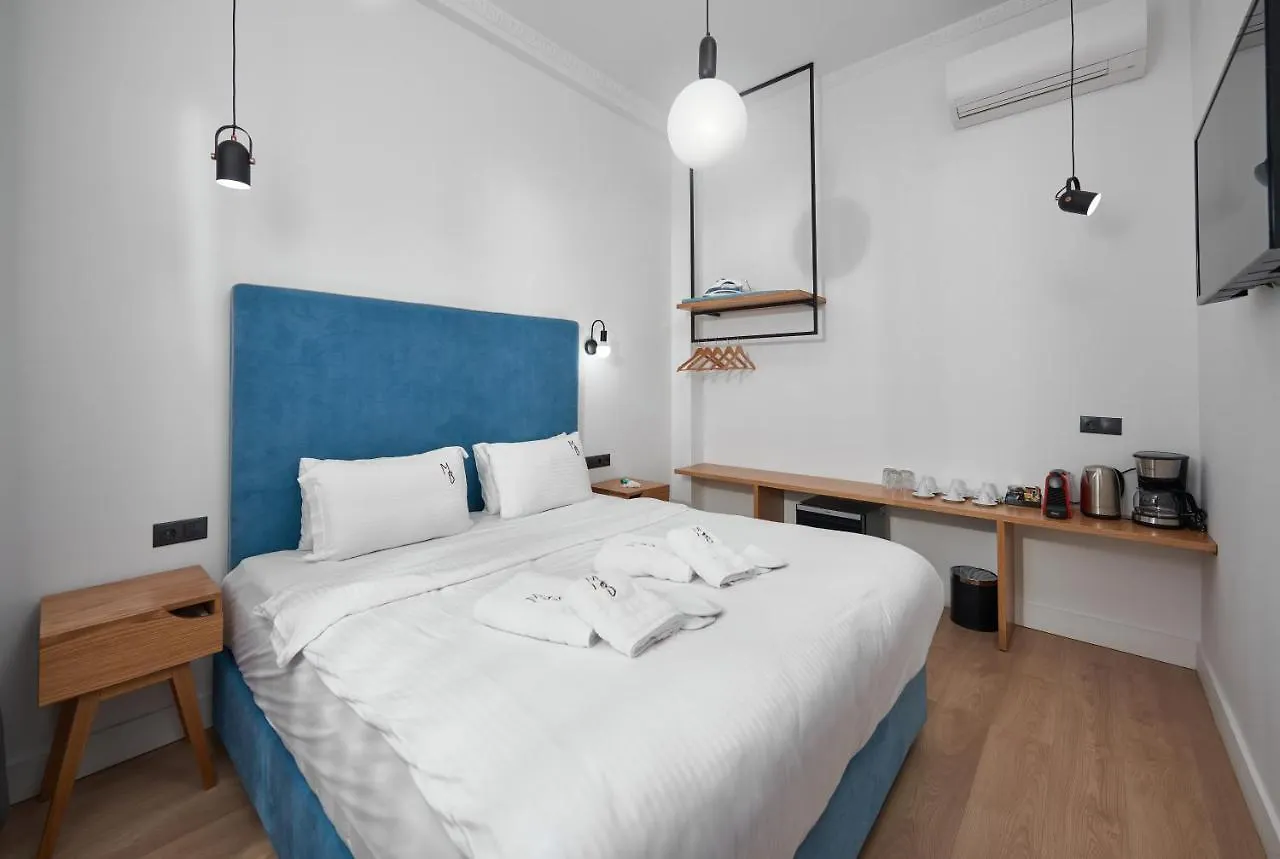 The Maroon Bottle Luxury Suites Thessaloniki